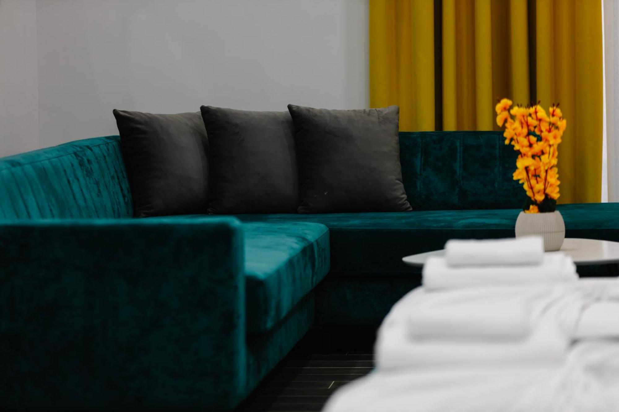 Andor Luxury Hotel & Duplex Kryemedhej ภายนอก รูปภาพ